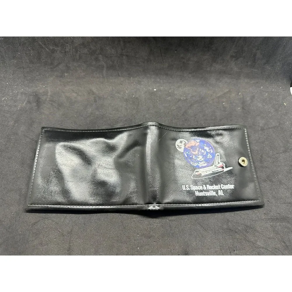 Vintage NASA  SPACE SHUTTLE HUNTSVILLE SPACE &‎ ROCKET CENTER VINYL WALLET 80's